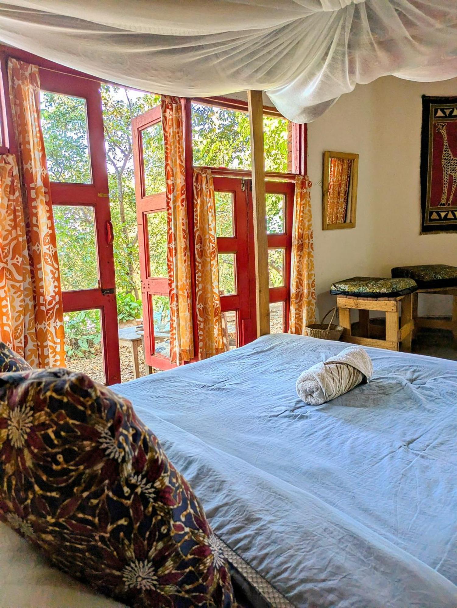 Butterfly Space- A Non-Profit Eco-Lodge Nkhata Bay Esterno foto